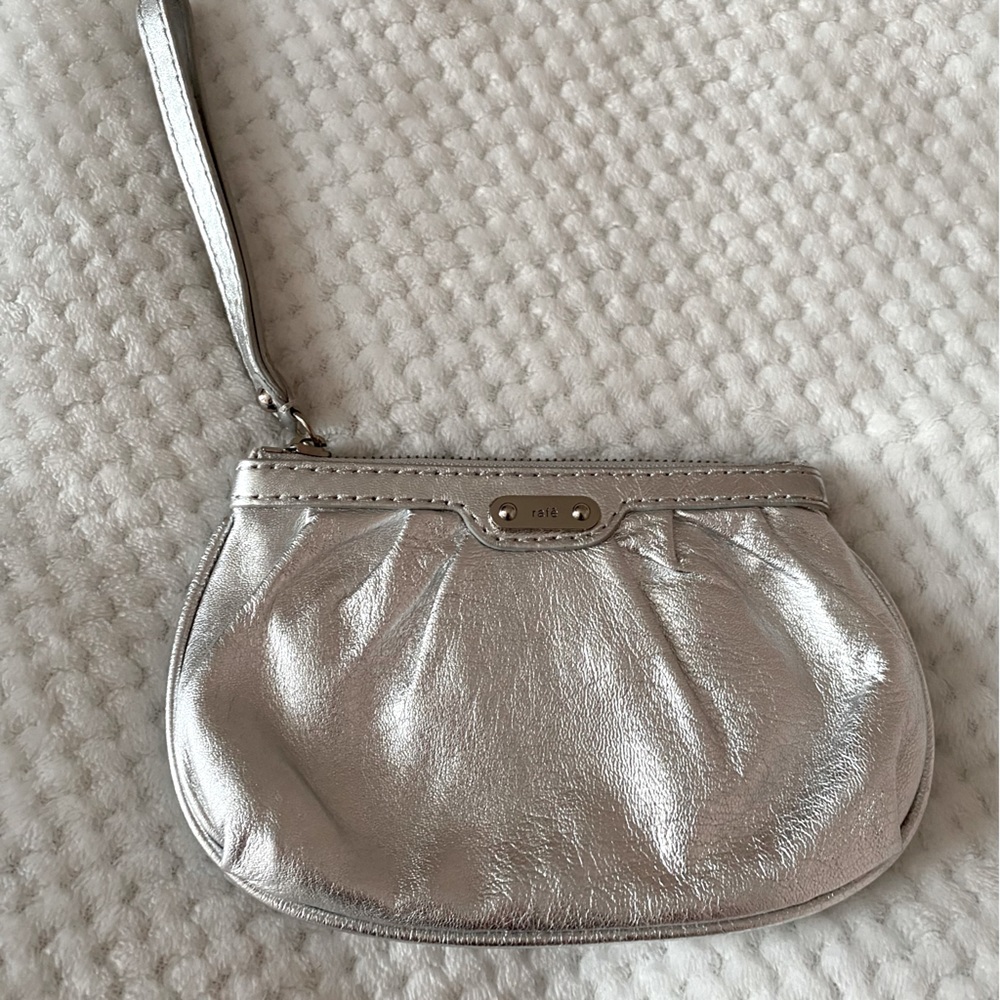 Rafe metallic/ silver whistles